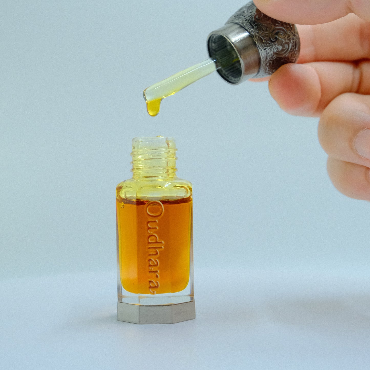 Oudhara Majlis 6ml Arabic Perfume Oil Detail