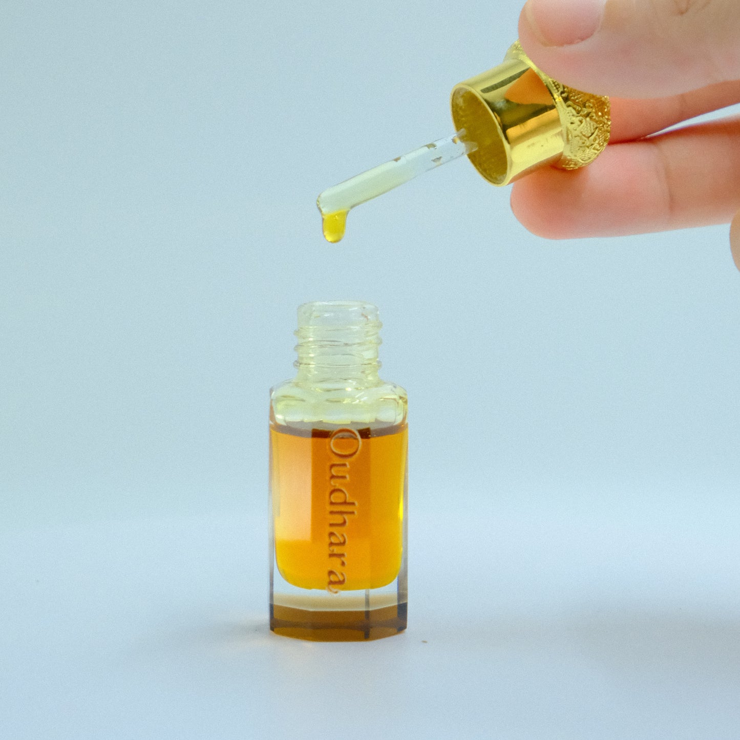 Oudhara Malaki 6ml Arabic Perfume Oil Detail